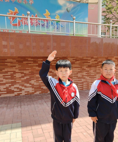 新疆乌市水区64小学户外活动场地