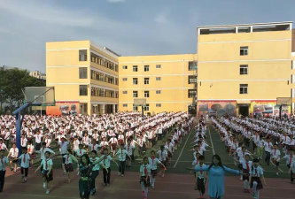 定西市安定区青岚山中心小学户外活动场地