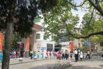 葆真小学户外活动场地