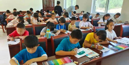 康县岸门口镇中心小学户外活动场地