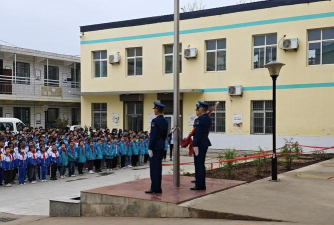 灞桥区狄寨镇小村庙小学儿童乐园户外活动场地