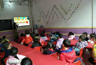 兴国县潋江镇小小幼儿园户外活动场地