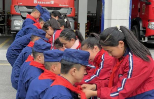 都匀市第八完全小学户外活动场地