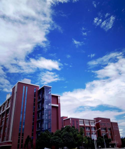 昆明医科大学户外活动场地