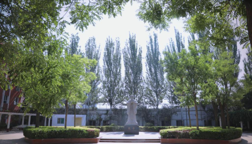 太原市小店区第一中学户外活动场地