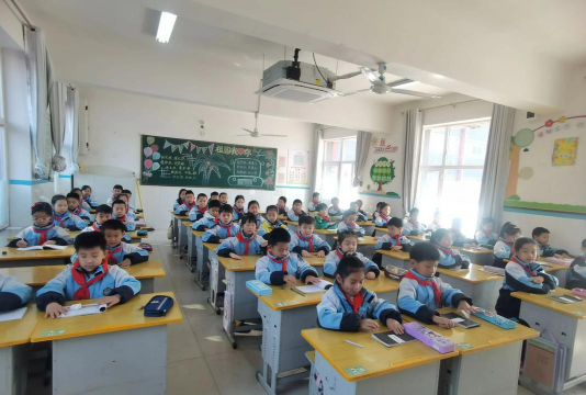 广州市从化市向阳小学户外活动场地
