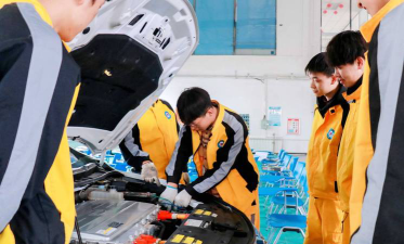 浙江汽修学校户外活动场地