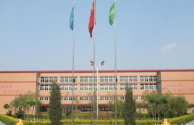 保定虎振技工学校户外活动场地