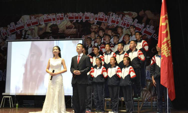 新疆和静高级中学户外活动场地