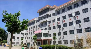 保定育德中专幼儿师范学校户外活动场地