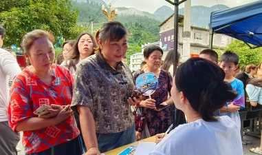 龙里县巴江乡中学户外活动场地