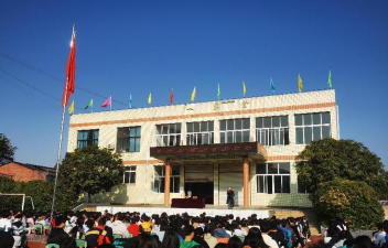 中江县龙台镇初级中学校户外活动场地