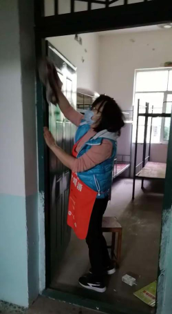 资阳市雁江区临江镇老鹰初级中学户外活动场地