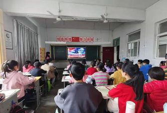 新县八里畈镇初中户外活动场地