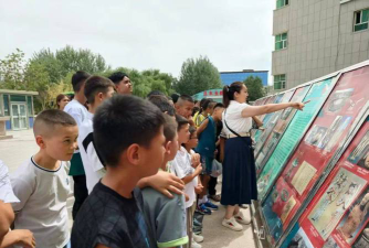 阔什萨特玛乡第二中心小学户外活动场地