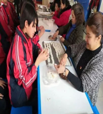 和静县第三小学户外活动场地