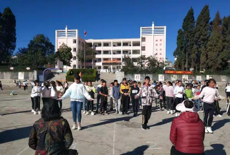 沾益县播乐罗木中学户外活动场地