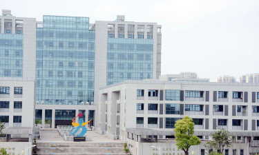丹阳市职工学校户外活动场地