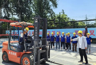 灵宝市技工学校户外活动场地