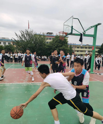 长寿县龙溪中学户外活动场地