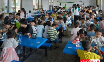 衡阳县岣嵝乡中心小学户外活动场地