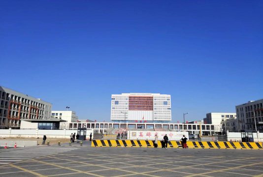 高碑店第一中等职业学校户外活动场地