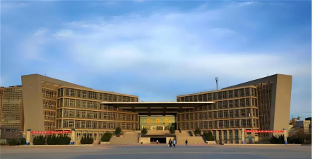 西安工业大学户外活动场地
