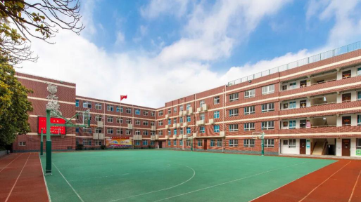 上海市卢湾区向锋中学户外活动场地