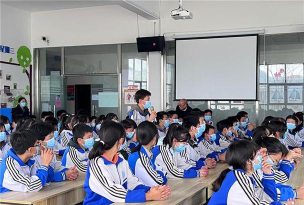 贵阳市清镇市暗流乡暗流中学户外活动场地