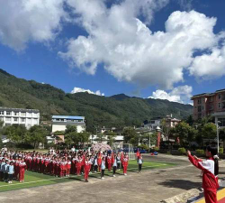 镇康县勐堆职业技术学校户外活动场地