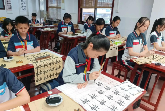 书法教育学校户外活动场地