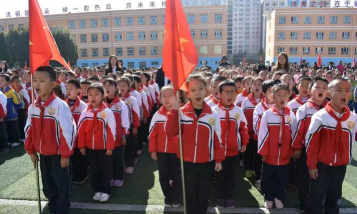 拜城县第二小学户外活动场地
