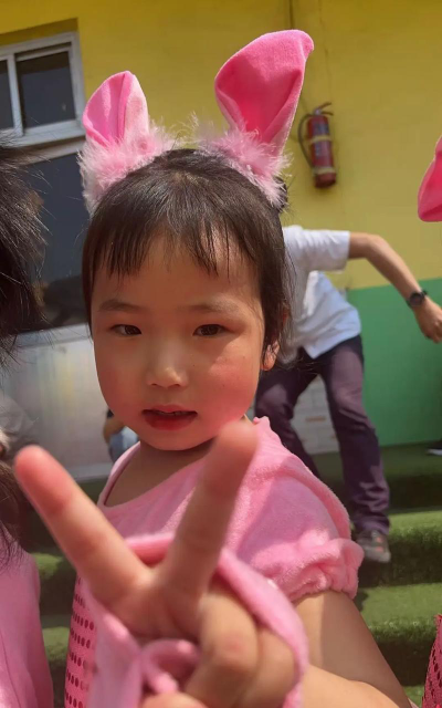东兴市童兴幼儿园户外活动场地