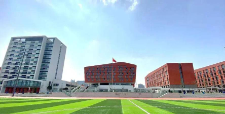 四川成都翰林职业技术学校户外活动场地