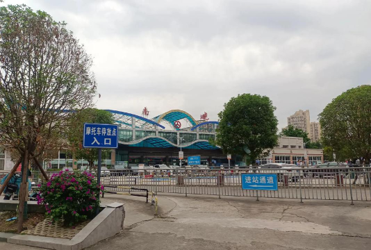 广安市技工学校户外活动场地