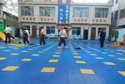 湛江市坡头区官渡镇丹丹幼儿园户外活动场地
