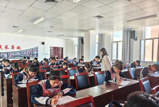 汝南县汝宁镇第一初级中学户外活动场地