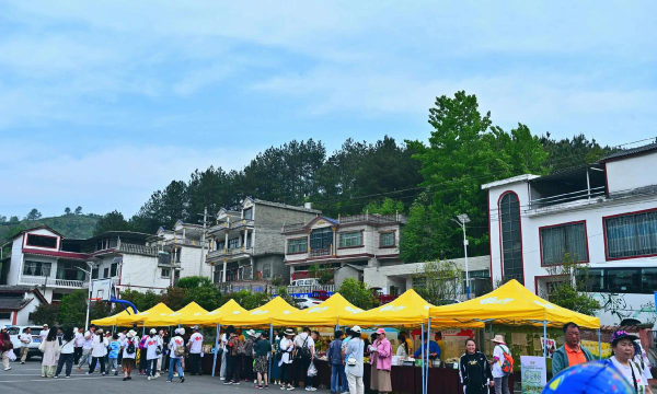 坝羊中学户外活动场地