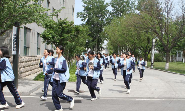 山东省潍坊商业学校户外活动场地