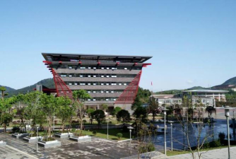 川硐中学户外活动场地