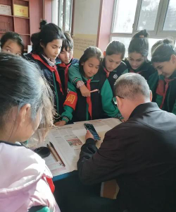 苏盖提乡中心小学户外活动场地