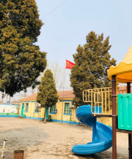 栖霞市蛇窝泊镇中榆疃幼儿园户外活动场地