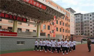 石泉县城关中学户外活动场地