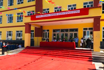 莎车县阿瓦提中心小学户外活动场地