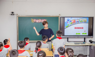 上海市闵行区江川路小学户外活动场地
