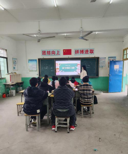 祁东县白地市镇万福岭中学户外活动场地