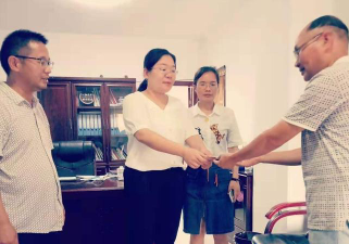 邵东县砂石镇初级中学户外活动场地