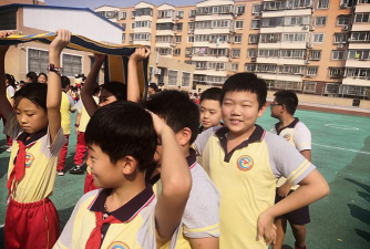 安达市幸福小学户外活动场地