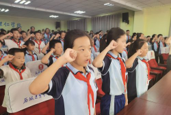 仁河口乡中心学校初中户外活动场地