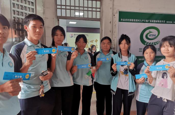 封开县南丰镇侯村初级中学户外活动场地
